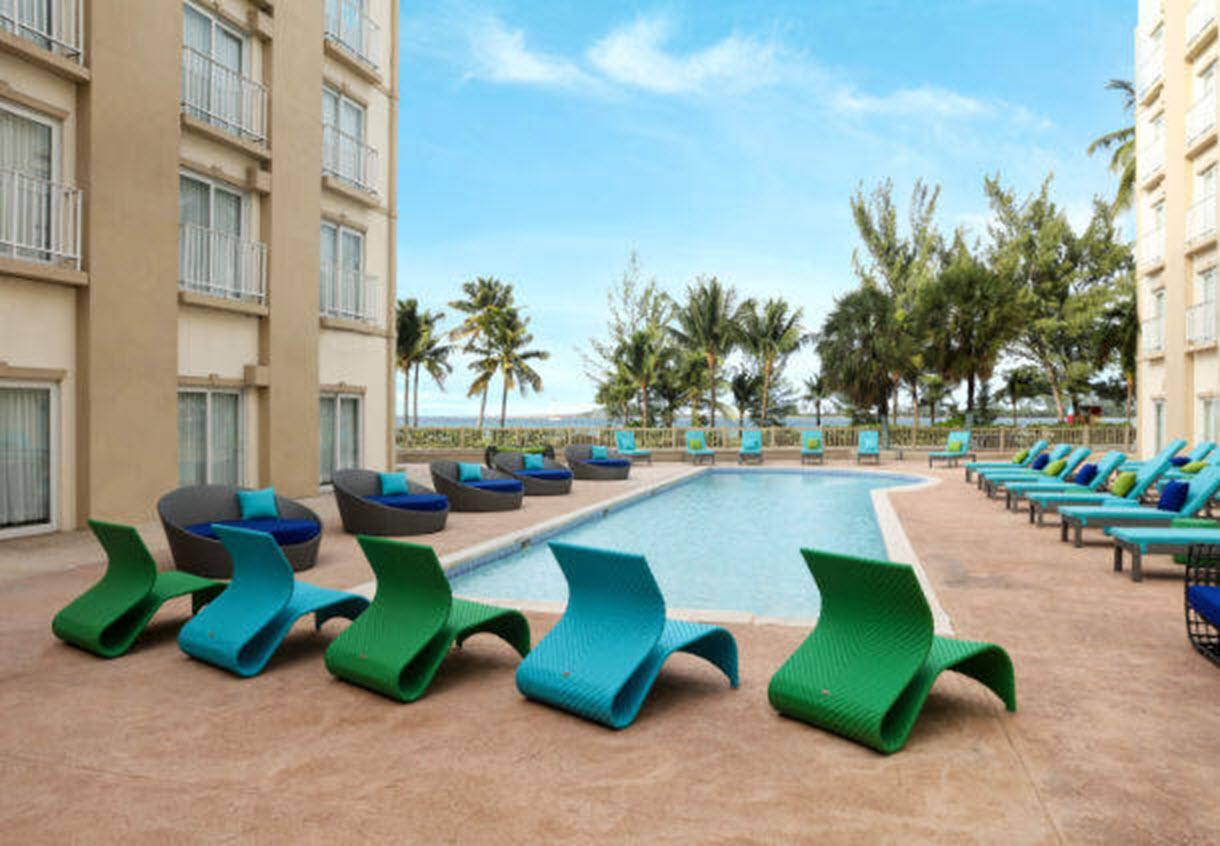 מלון Courtyard By Marriott Nassau Downtown/Junkanoo Beach מראה חיצוני תמונה