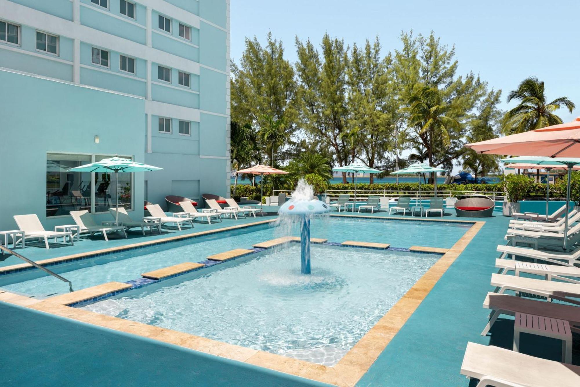 Courtyard By Marriott Nassau Downtown/Junkanoo Beach מראה חיצוני תמונה