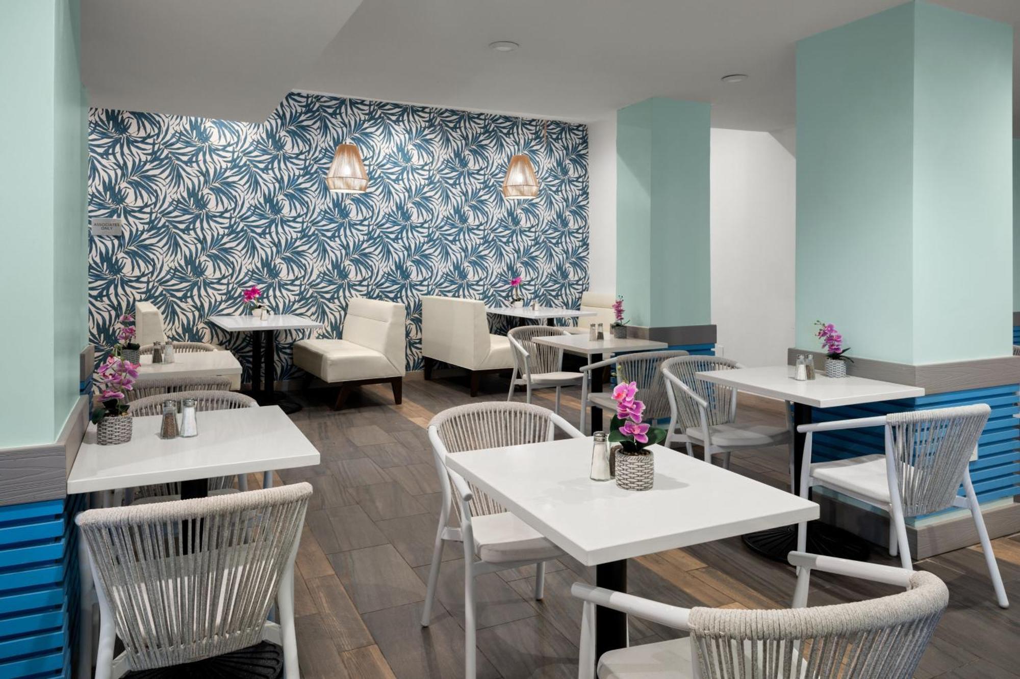 Courtyard By Marriott Nassau Downtown/Junkanoo Beach מראה חיצוני תמונה